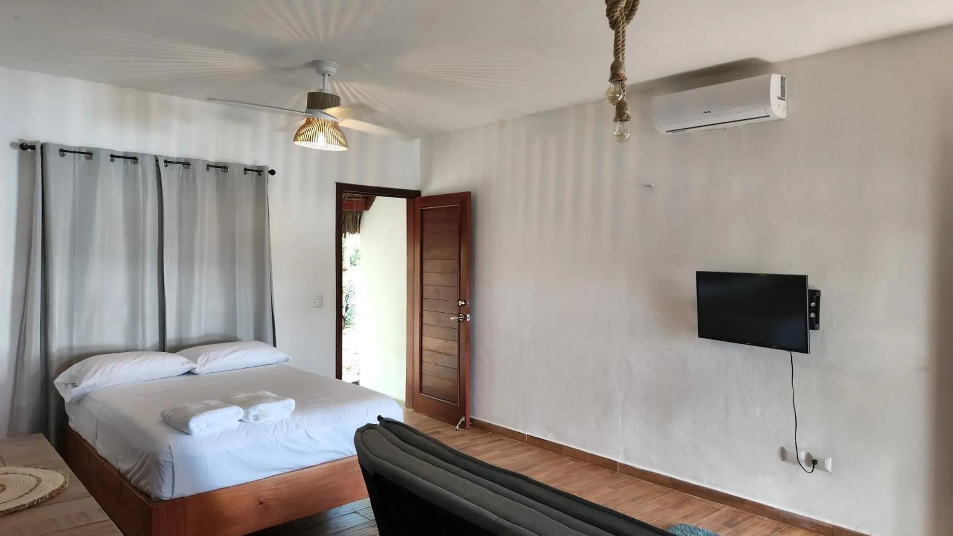 Villas Milagros Huay Pix